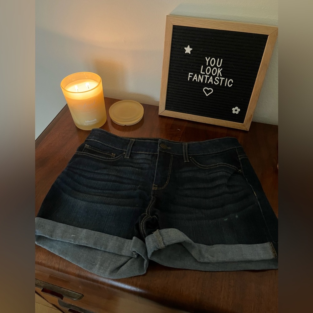 Time and Tru Mid-Rise Shorts